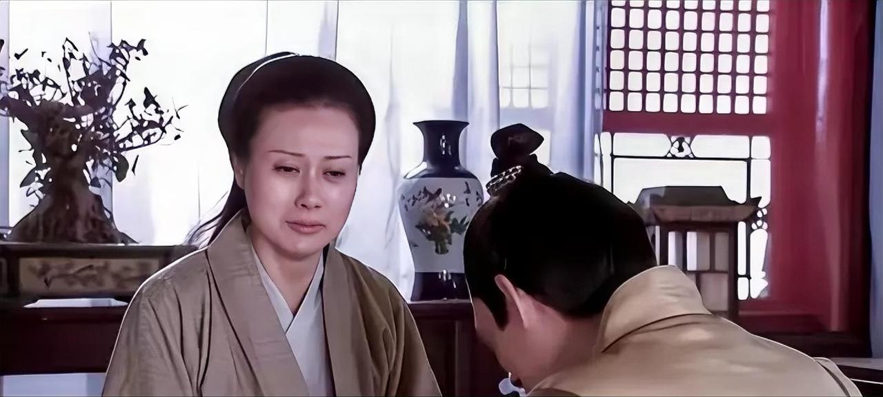 1582年，李太后发现自己的贴身宫女竟然怀孕，愤怒地质问道：“谁的？”宫女惊恐不