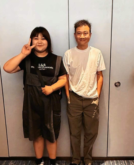 文章在长春参加朋友婚礼被偶遇，他现在胖了不少，面相都变了，皮肤也蜡黄，看起来有点