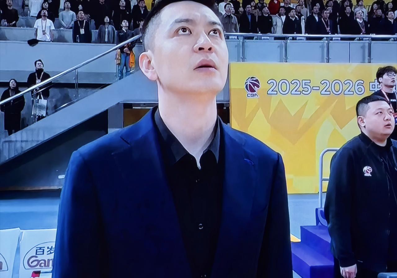 杨鸣快让位给乌戈吧输给广厦还有情可原，输给缺兵少将的北控就有点说不过去了，关键