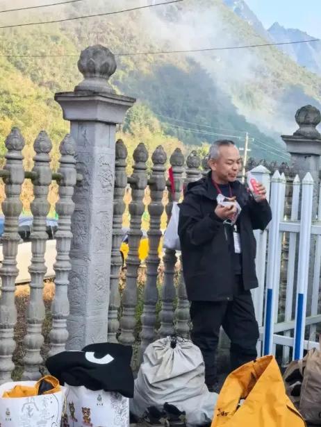 鞋垫里藏了一根线，丢掉20万奖金和决赛资格！张家界七星山荒野求生赛爆出大新闻！4