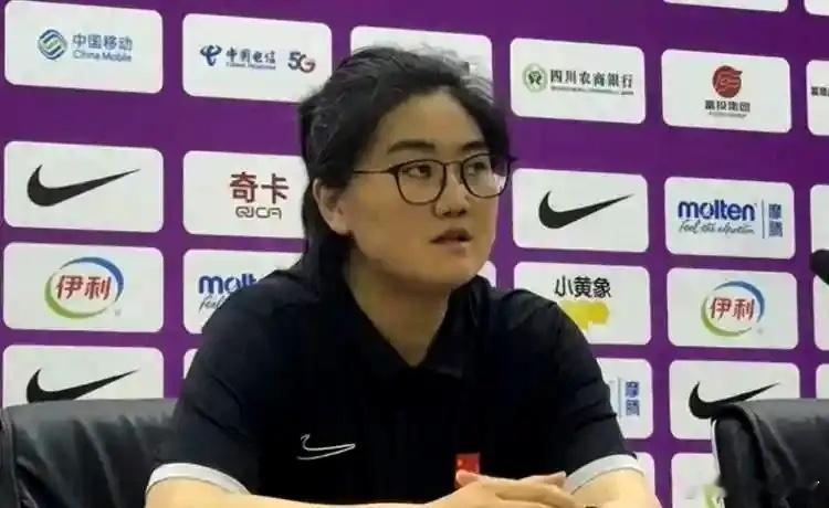中国U17女篮在最后关头被加拿大队秒杀而失去四强席位，令人遗憾，这话题也成为今