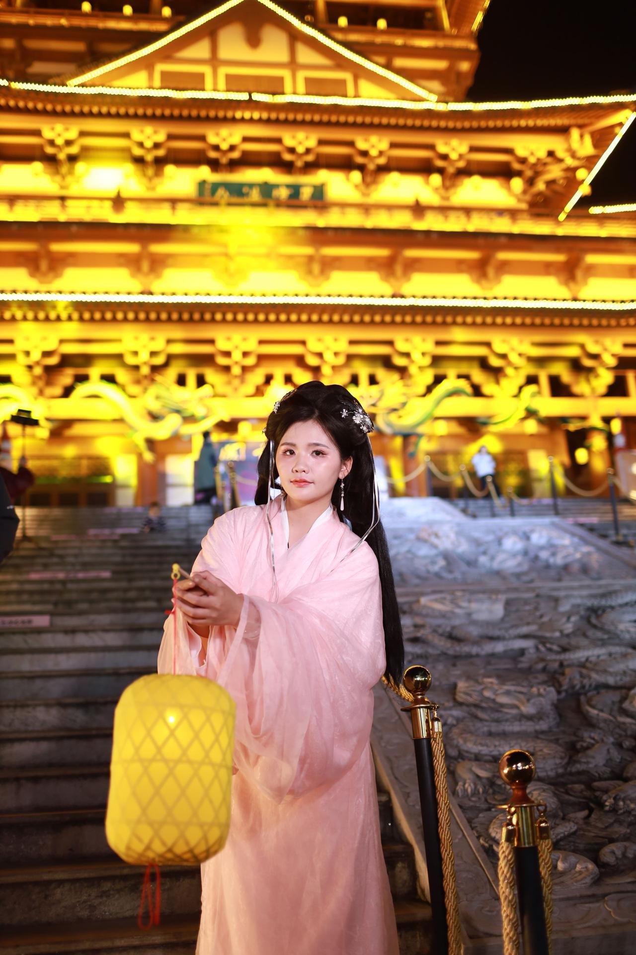 偶遇古镇，随拍几张我拍出的宿命感照片古风slomo我的旅拍日记穿越古画只为