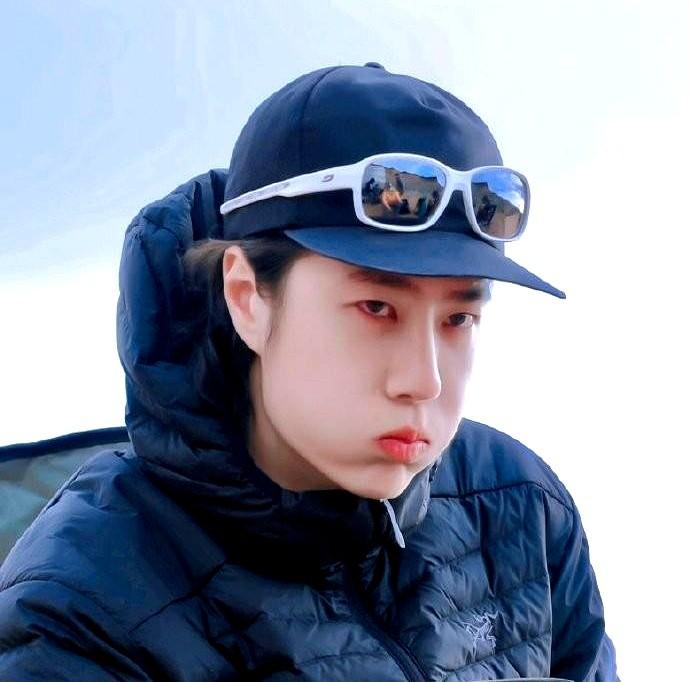 王一博的酷盖人设，崩于一根辣椒。2020年《天天向上》那次，他本来超自信，结