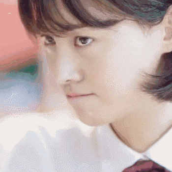 郑爽新戏剧照再现咬唇, 网友吐槽: 臭习惯!