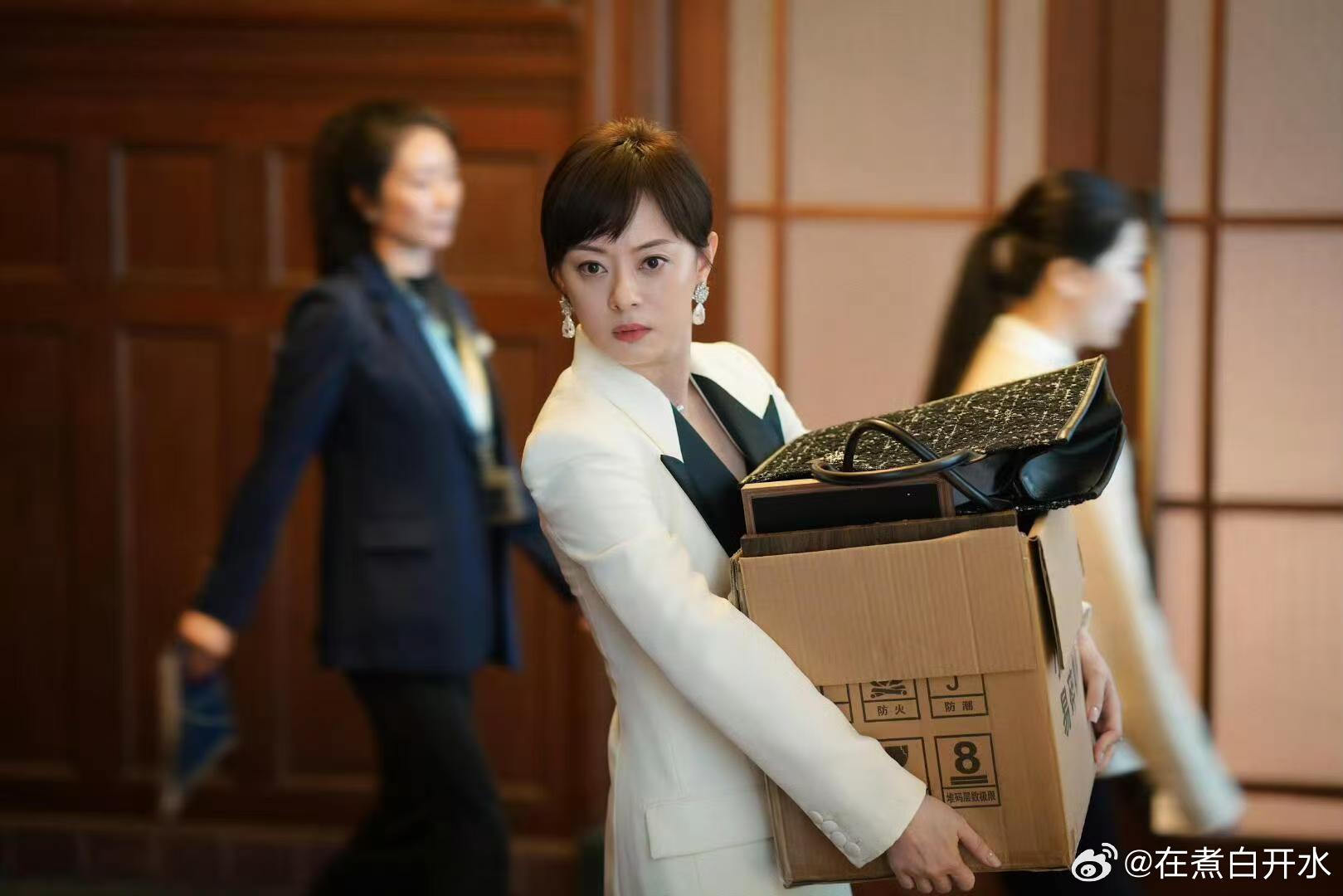 孙俪新剧这还是我认识的孙俪吗孙俪饰演的颜聆太让人心疼，满身淤青状态破碎，把被情感