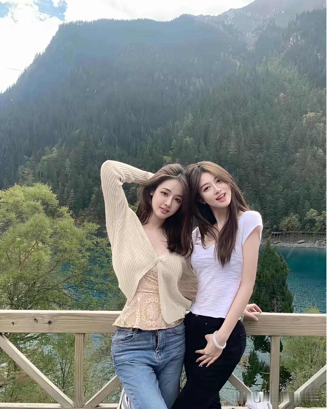 如果这两个女生同时跟你相亲，你们会选谁？