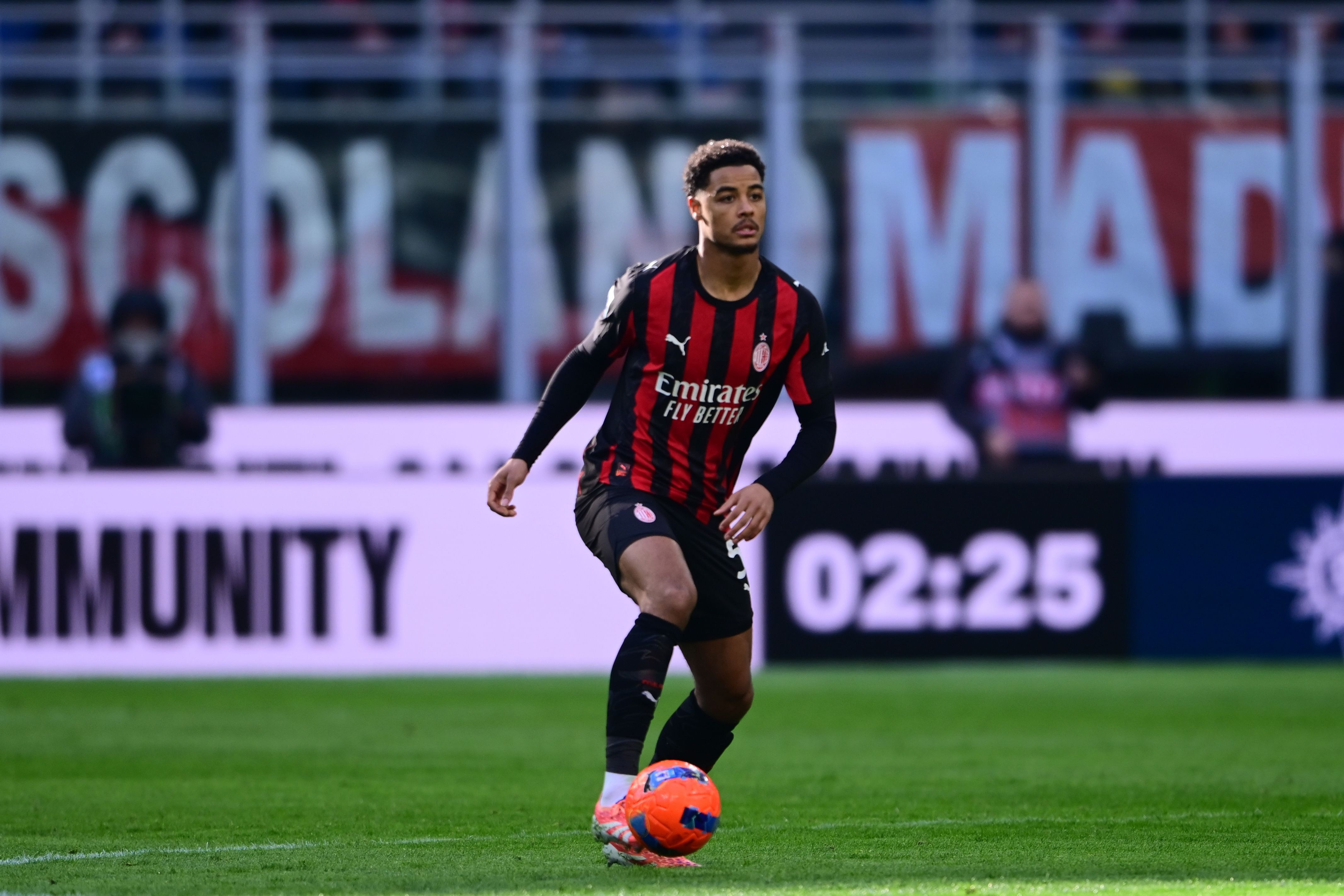 隆戈: 德温特的进步或改变米兰引援策略, 球队可能选择保持现状