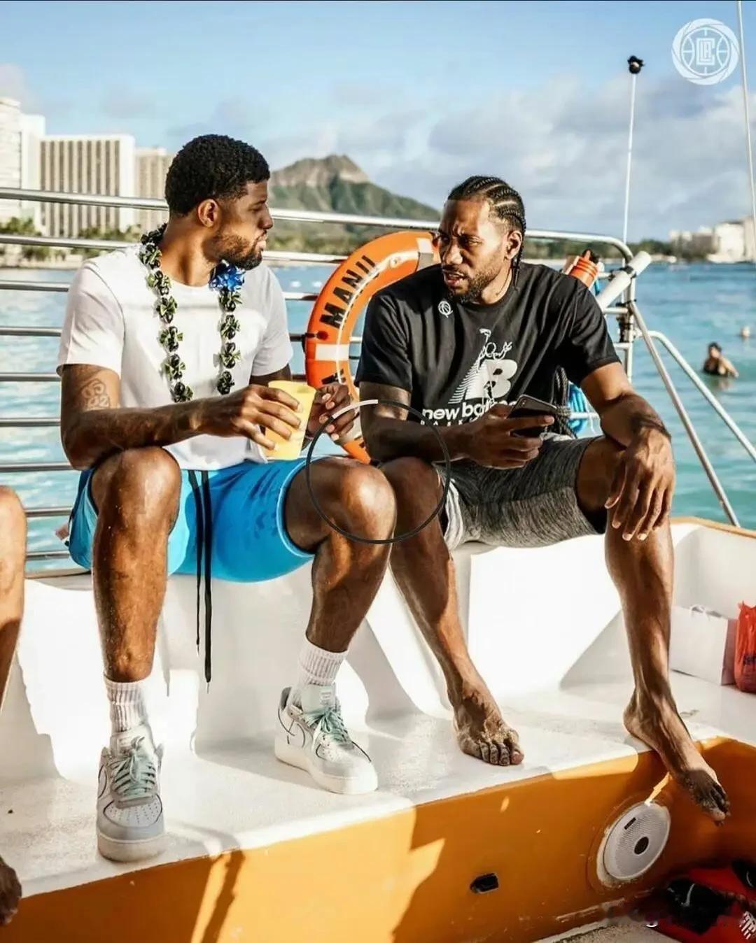 如果快船决心重建，交易截止日前交易卡登完全是可行的交易到:小卡+邓恩换加兰+