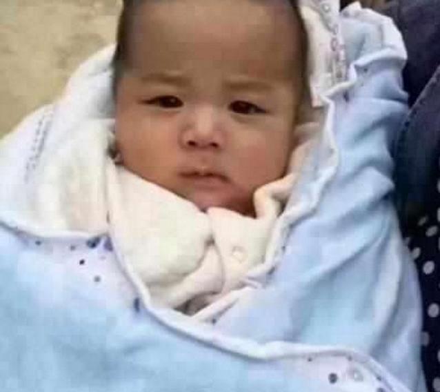 孕妇想方设法怀双胞胎, 结果检查之后, 医生的一句话让全家都崩溃大哭