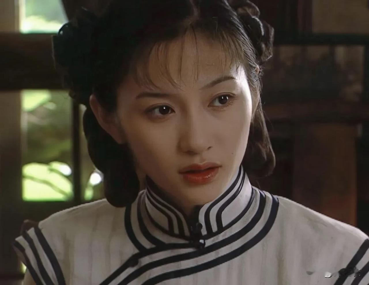 李小冉是一个特别美丽的懒女人，但是她又特别的幸运，因为她虽然是学舞蹈的。但是