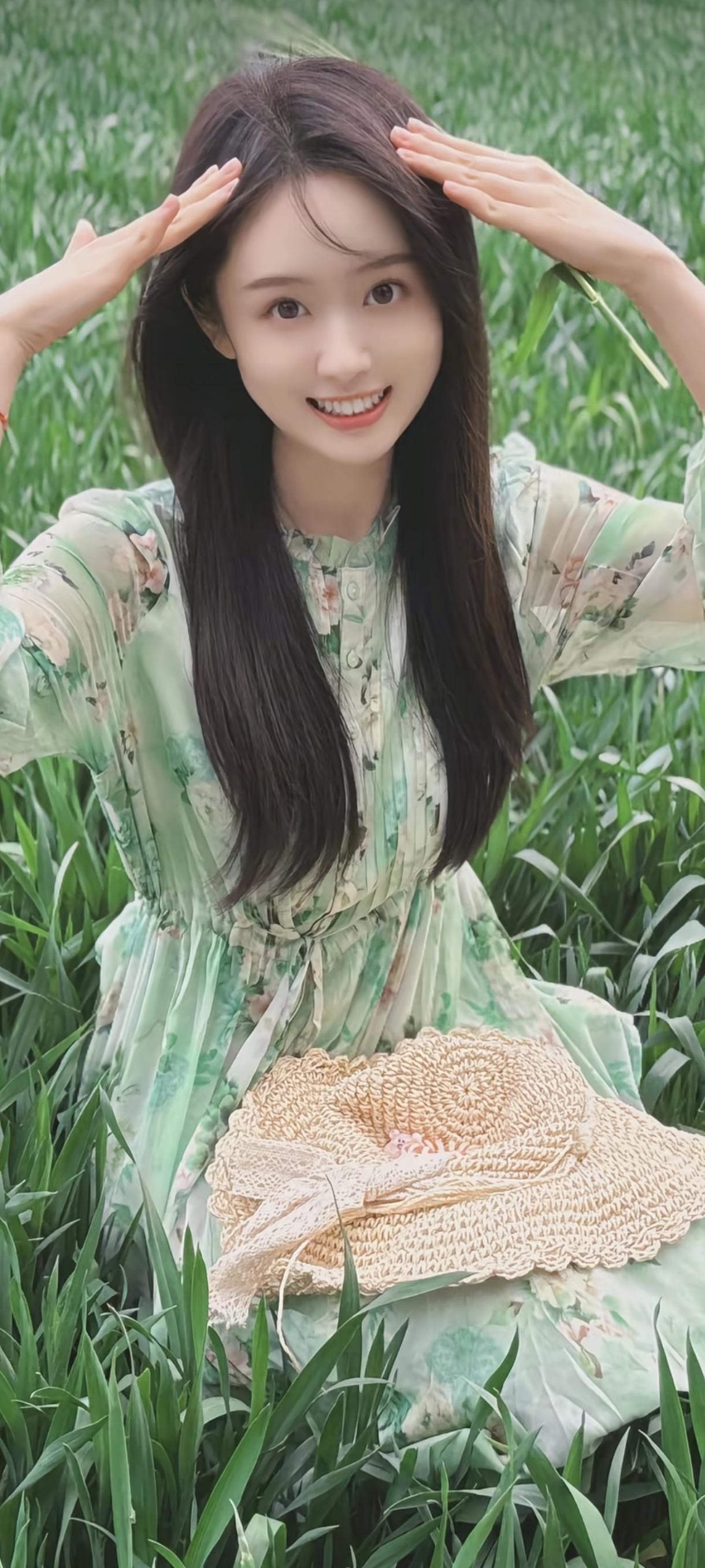 你觉得什么样的美女算是天然美