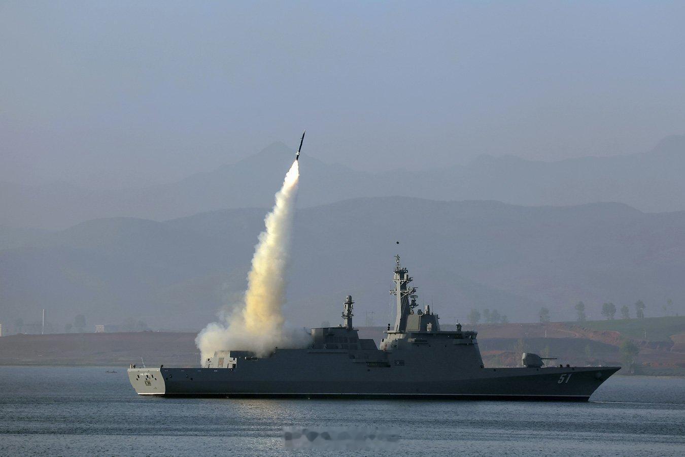 28-29日进行武器系统测试的朝鲜崔贤舰美图，真的是美图，海试都是劳什子海军[超