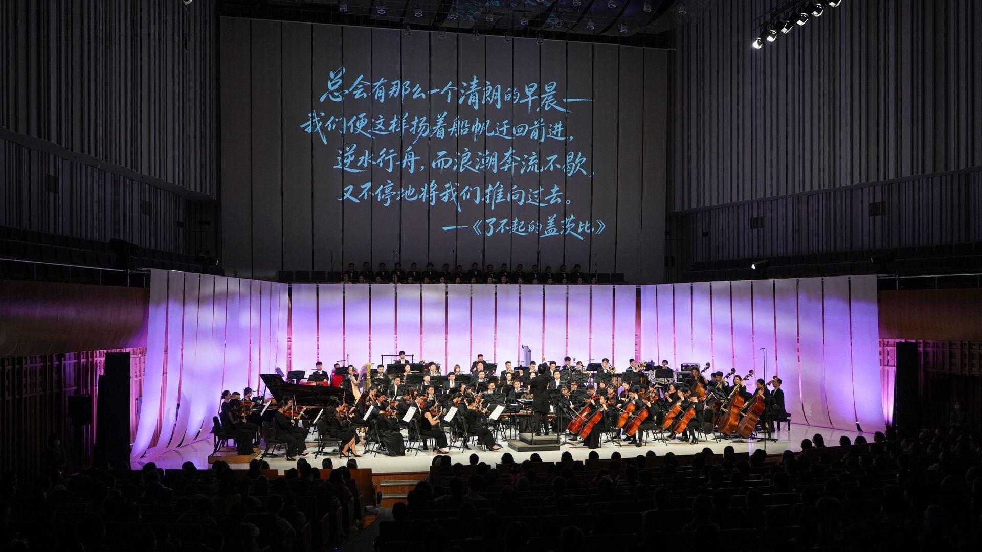 董宇辉发文感谢粉丝董宇辉发了条图文，就一句话——庆幸你喜欢，希望你开心。配图是
