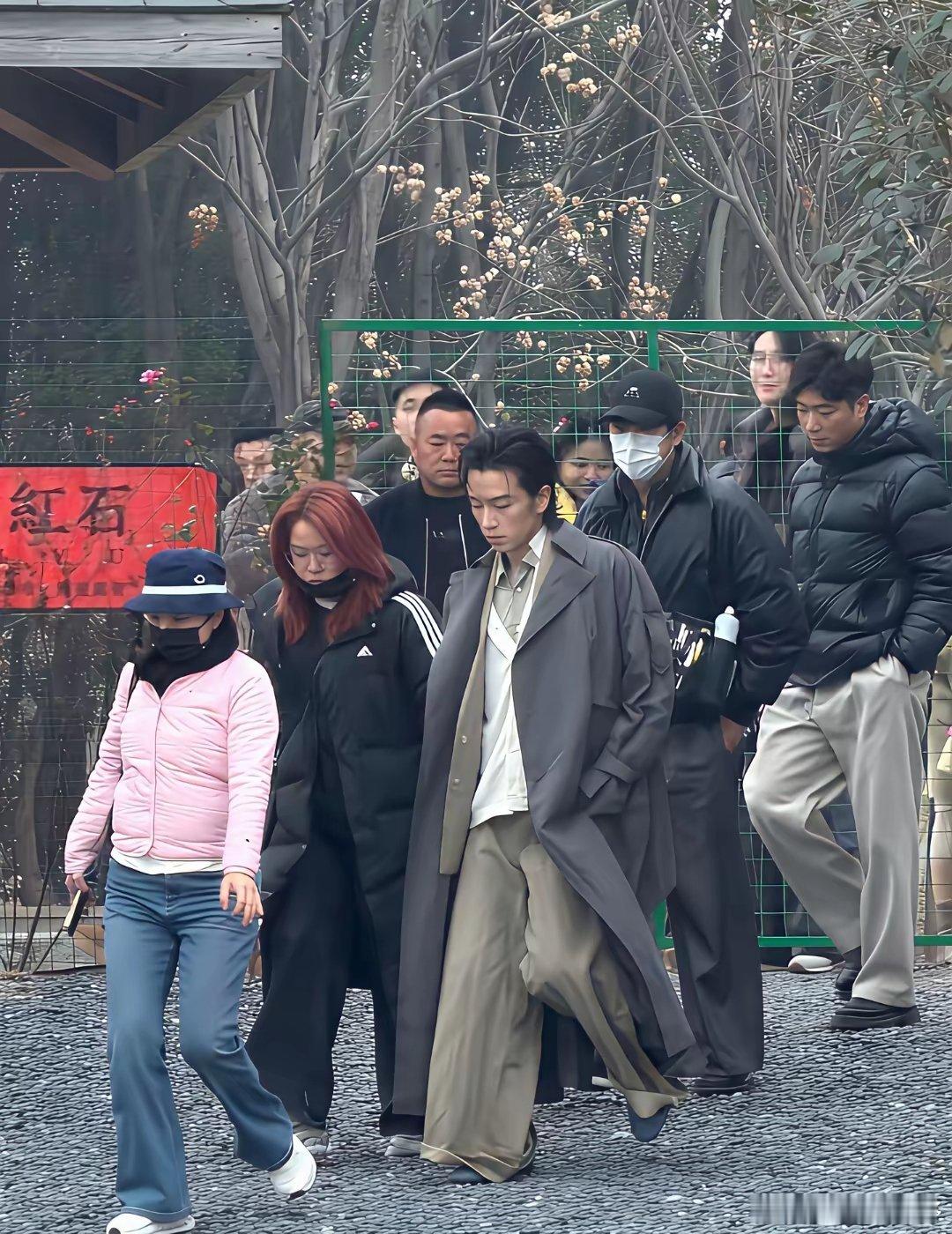 这居然是陈晓，天呐，陈晓好帅啊，现在状态越来越好了，180帅哥，低调不了一点，据