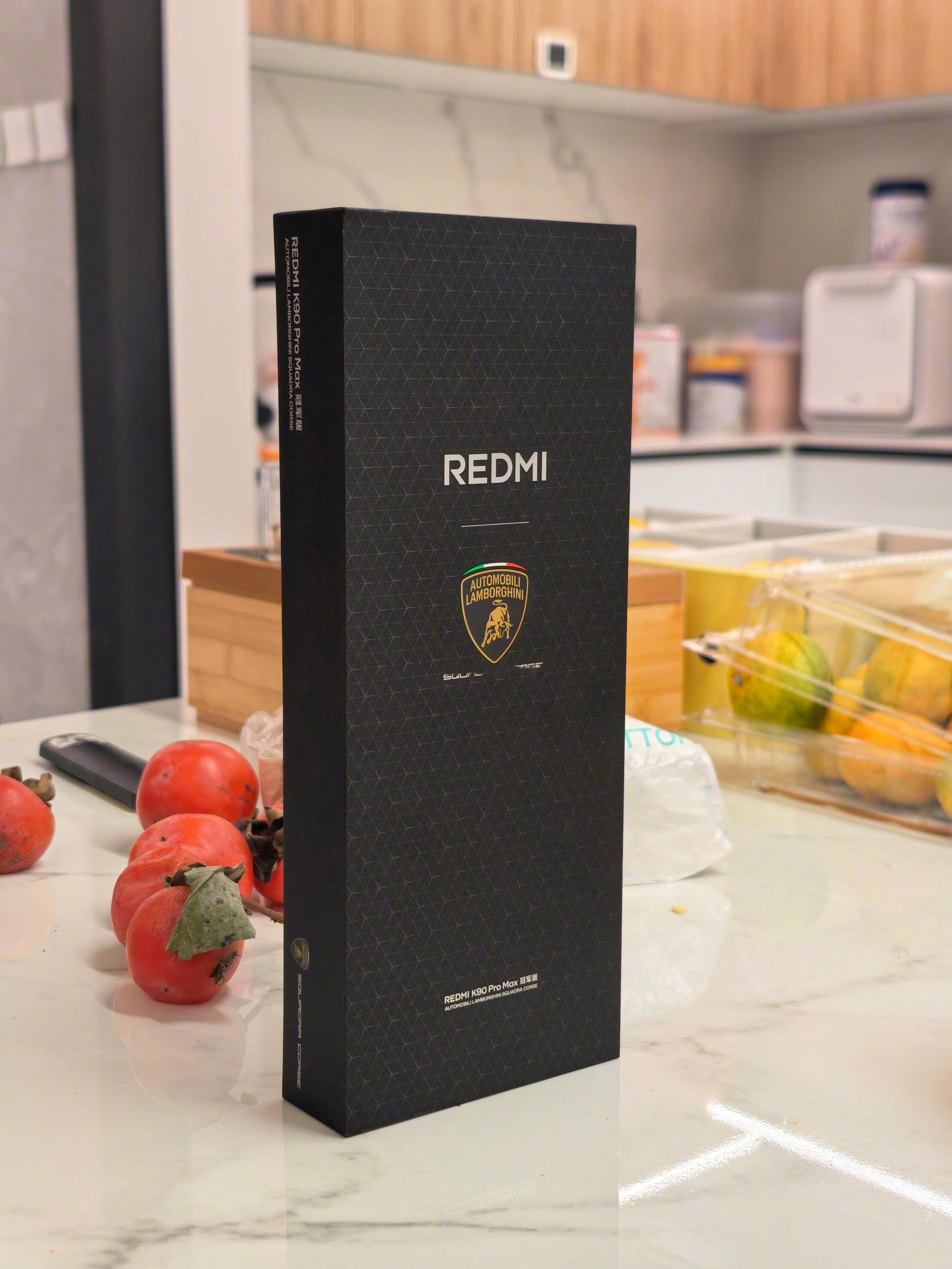 REDMIK90ProMax冠军版，十分推荐，几个理由：1、从包装盒开始
