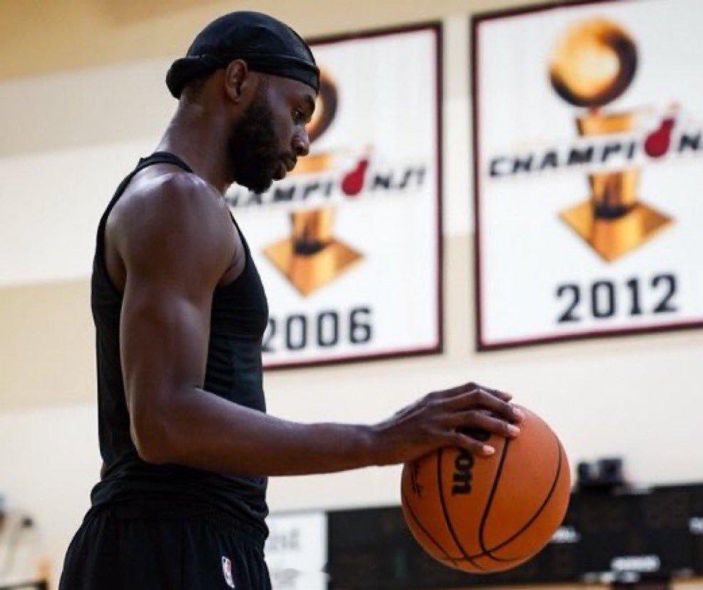 嘴哥过去4场数据：20.3PPG5.8RPG1.3SPG1.5BPG53