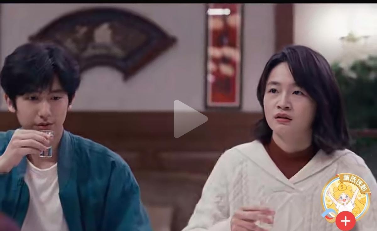 你骂的每一句，都在给别人喂子弹。先别急着反驳。那部叫《小城大事》的剧，黄晓明