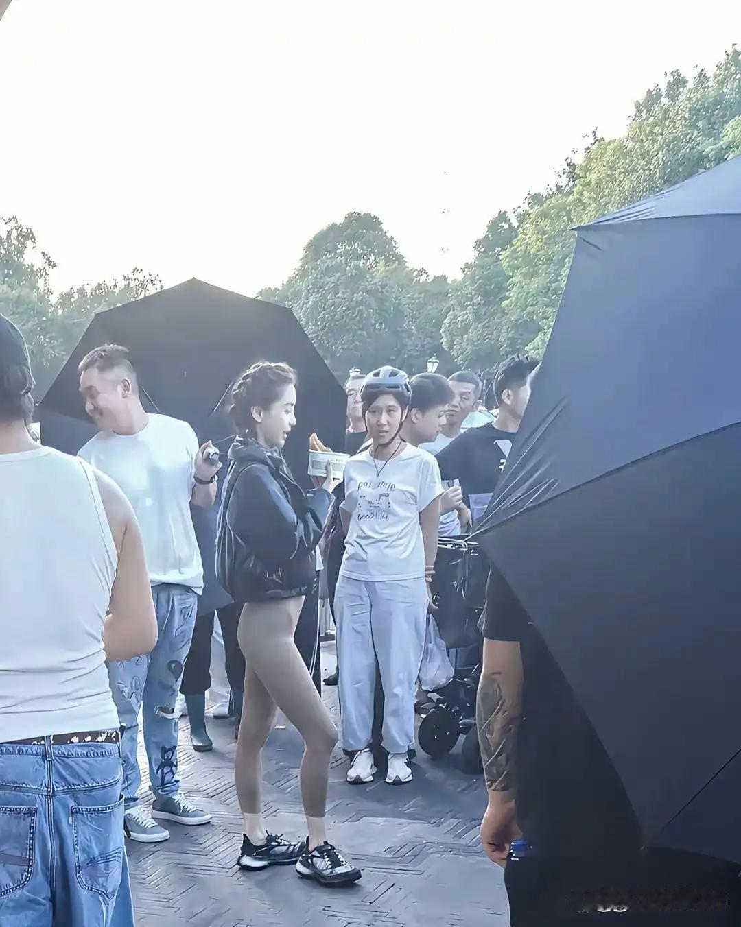 老天奶，baby线下和线上看着也不太一样啊。