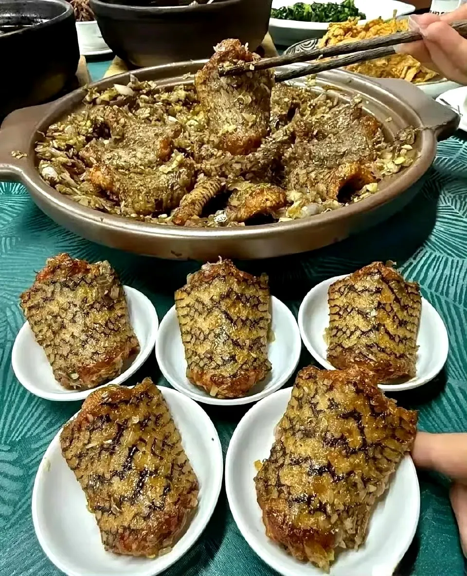 这是什么菜，见别人吃了，没吃过。​