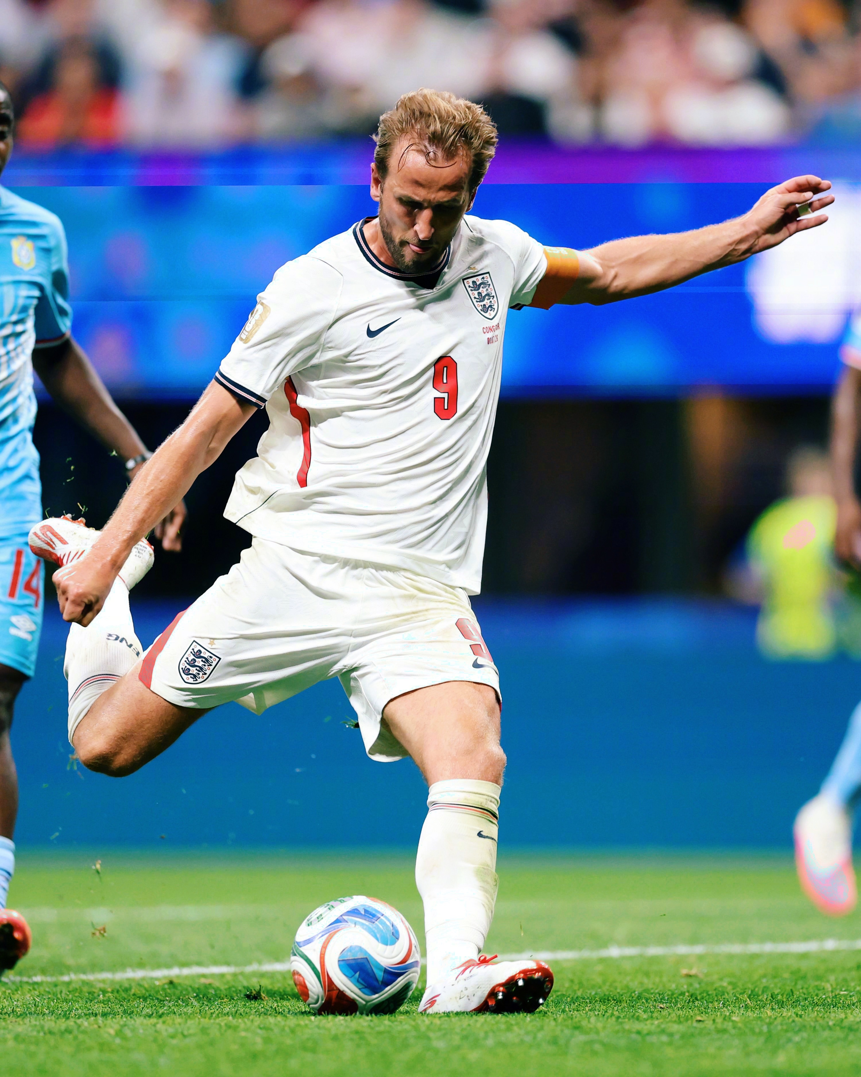 2026 世界杯———幸亏哈里·凯恩，否则英格兰也得回家了。难得英媒没...