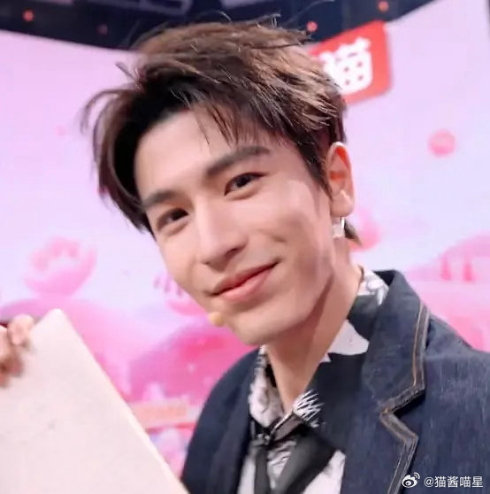 张凌赫这算是史诗级的诈p吧