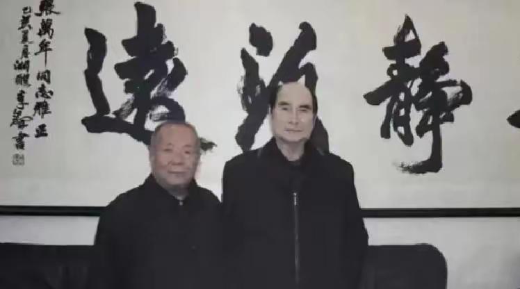 1991年3月，济南军区司令员张万年突然要去菏泽单县，寻找他当年的副排长、老战友