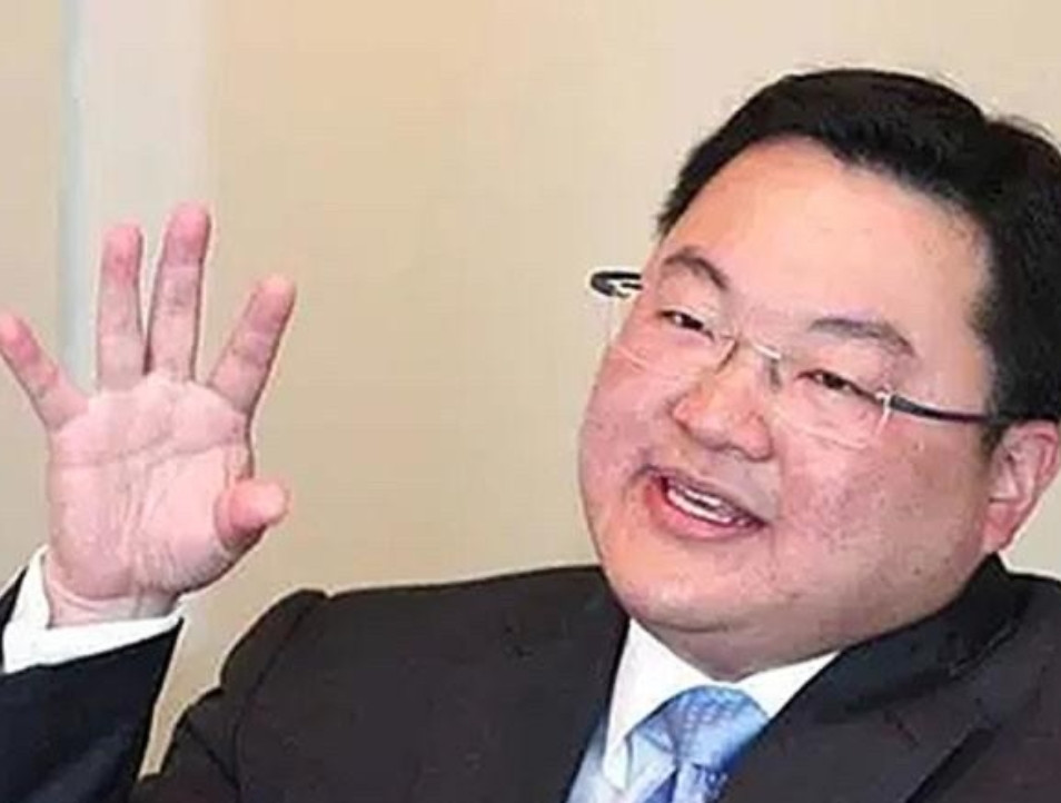 史上最牛诈骗犯！被称为“马来西亚何坤”的他豪掷三百亿，立志要泡遍全球女明星，凭一