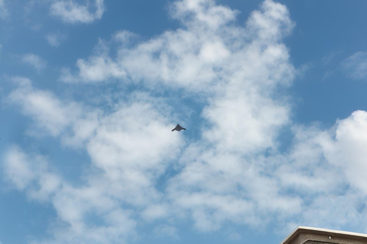 中国无人版战略轰炸机首飞了！ 大小和B21差不多，看这肚皮，没有飞行员，估计