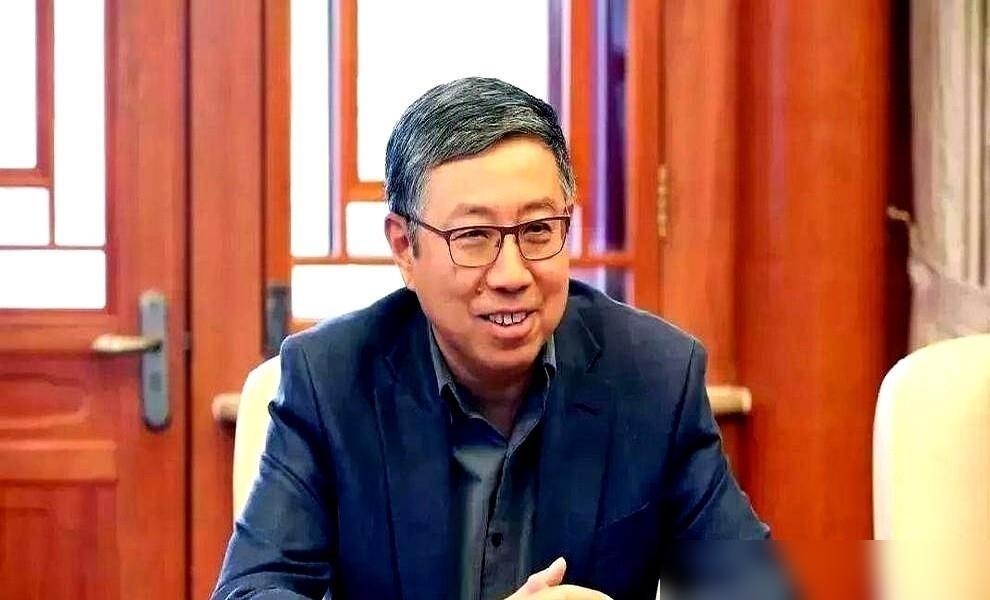 丘成桐和田刚两大数学山头，带出的弟子如今活成了完全不同的剧本。两届IMO满分