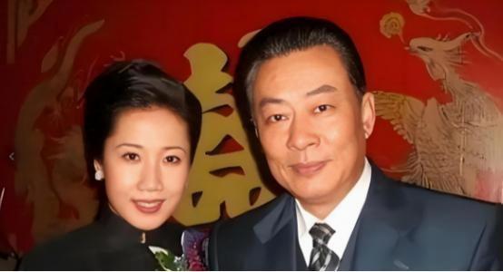 1984年，王诗槐的儿子不幸患上癫痫，不久他与妻子离异，独自带着智力残疾的儿子艰