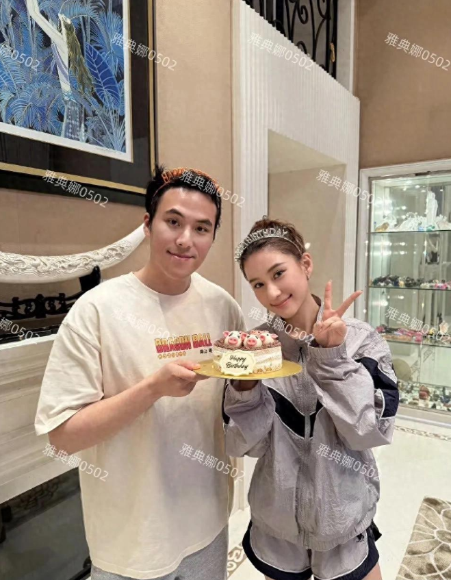 何超莲34岁生日，老公窦骁只发了hbd三个字母，这祝福有点儿敷衍!