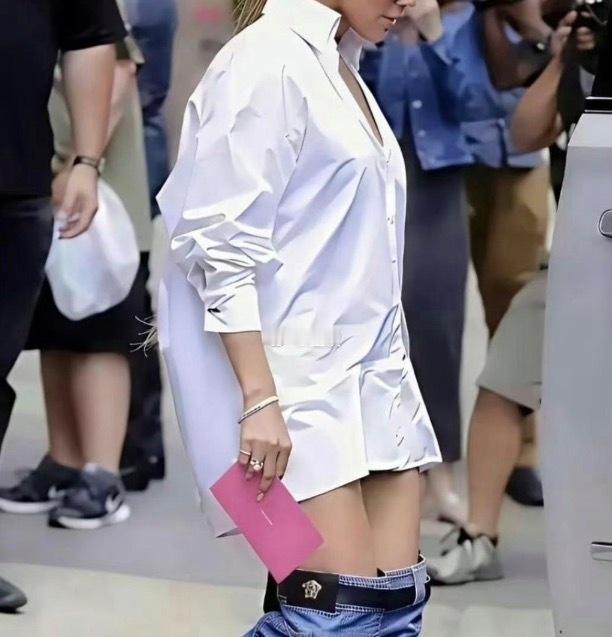 我去，这竟然是一双靴子👢​​​