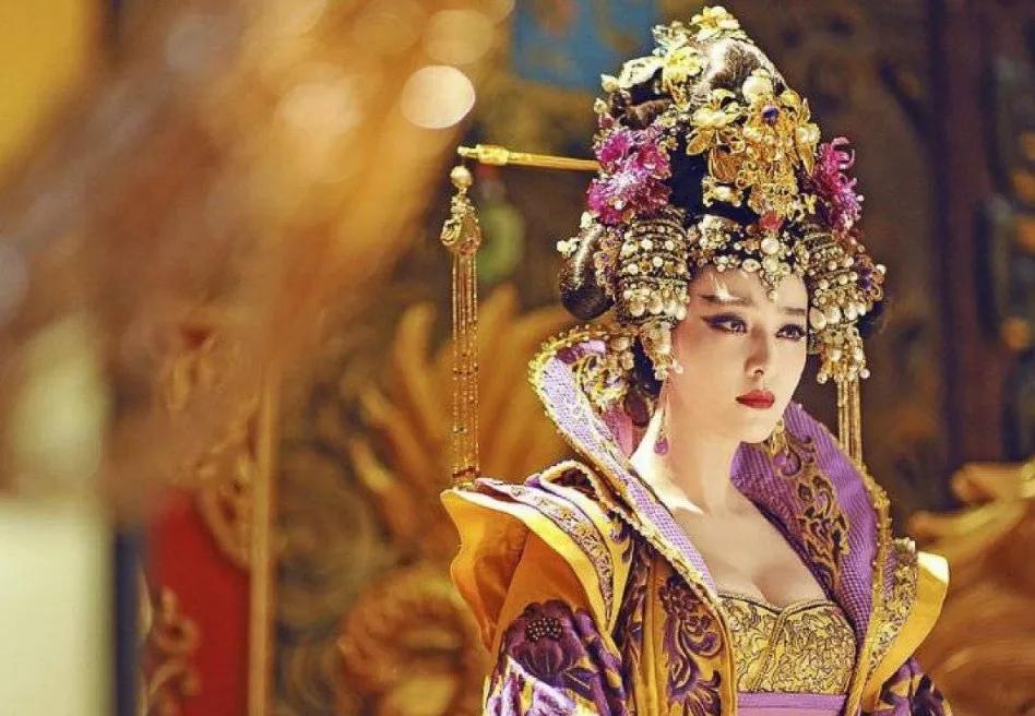 今日话题：武则天最后为何把皇位还给了李家？？？网友甲：武则天只能把皇位传给李