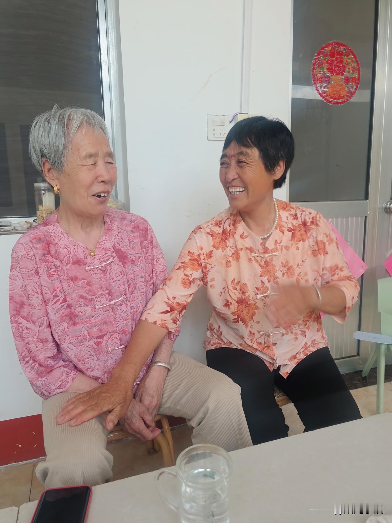 老母亲终于没经住诱惑，改主意了……我明天回村，节前回去看看村里的老人们。明天