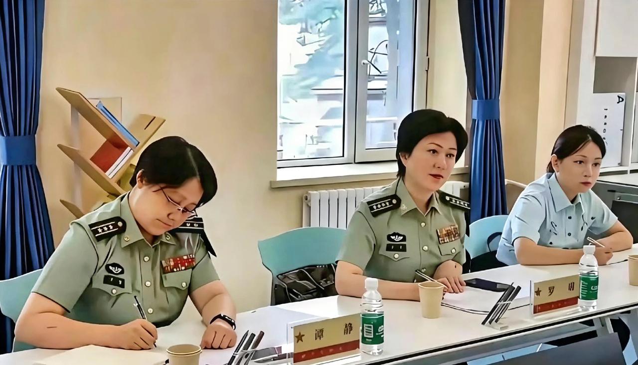 这在军队得是多大级别的领导啊？​​​