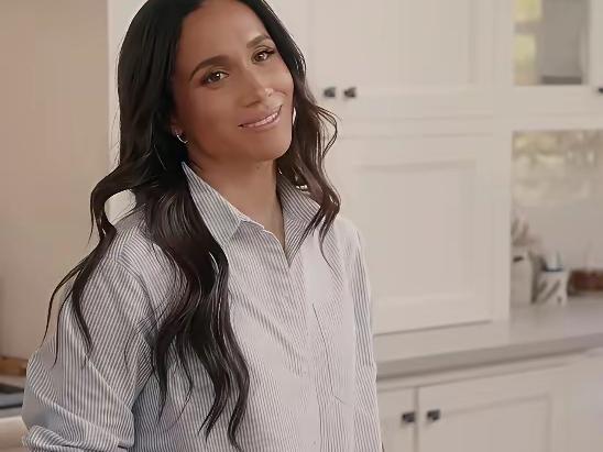 梅根这又是，演的哪一出呢？她去卡戴珊家族的生日会，确实有目的，为何？有话题和流