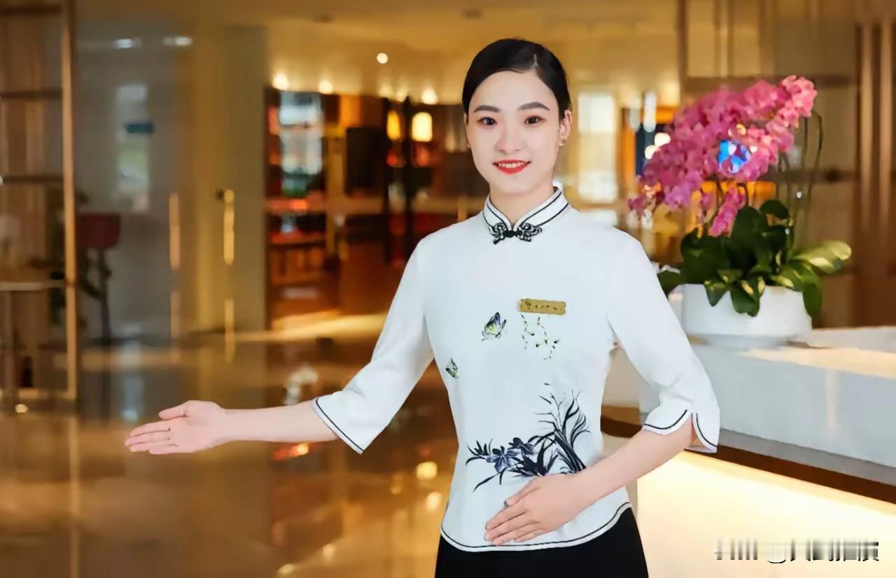 扩内需的核心逻辑：为啥消费弱，咋破局？现在最让人关心的就是消费，大家手里有钱