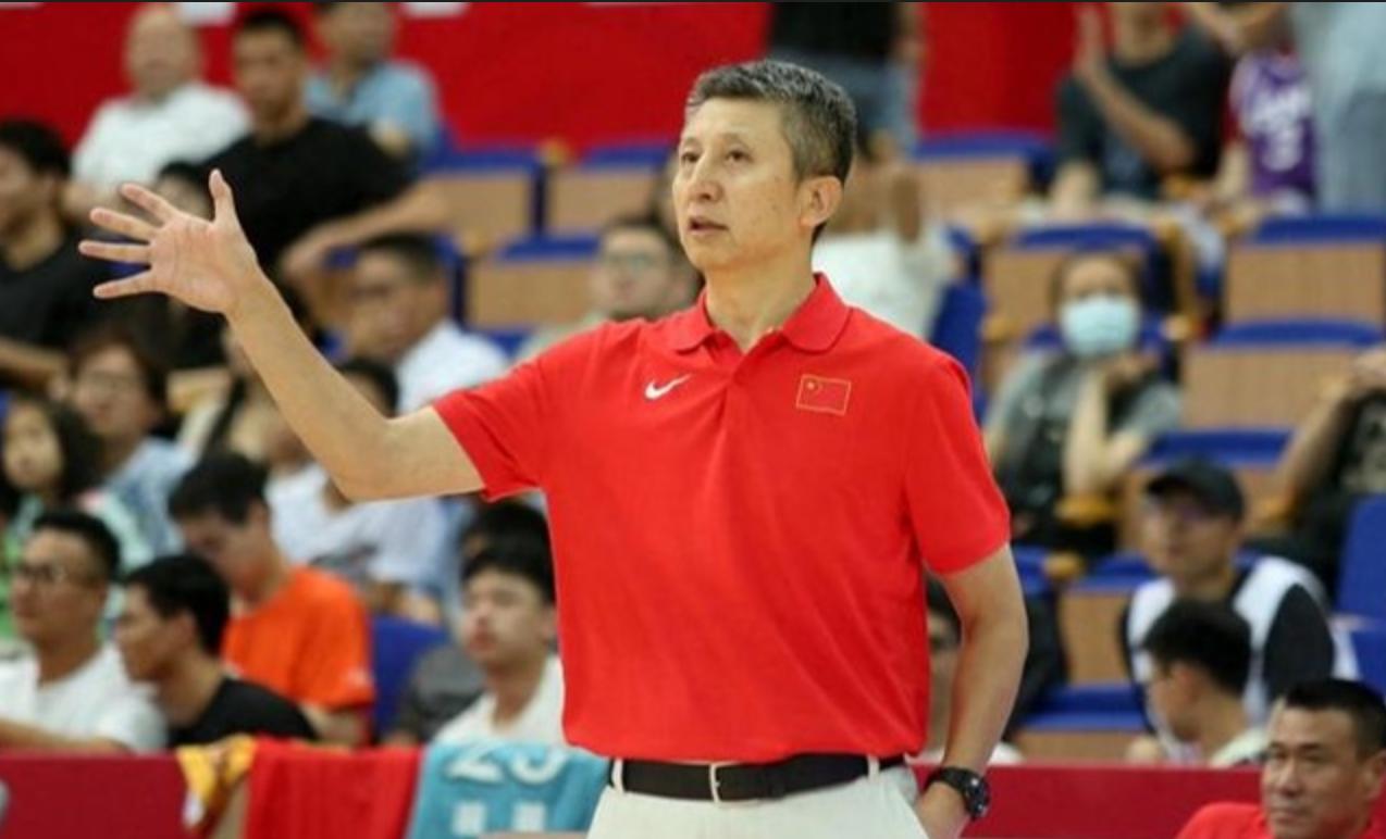 中国男篮PK日本队！想要赢球，郭士强需要重用2人由于中国男篮在第一窗口期连续输