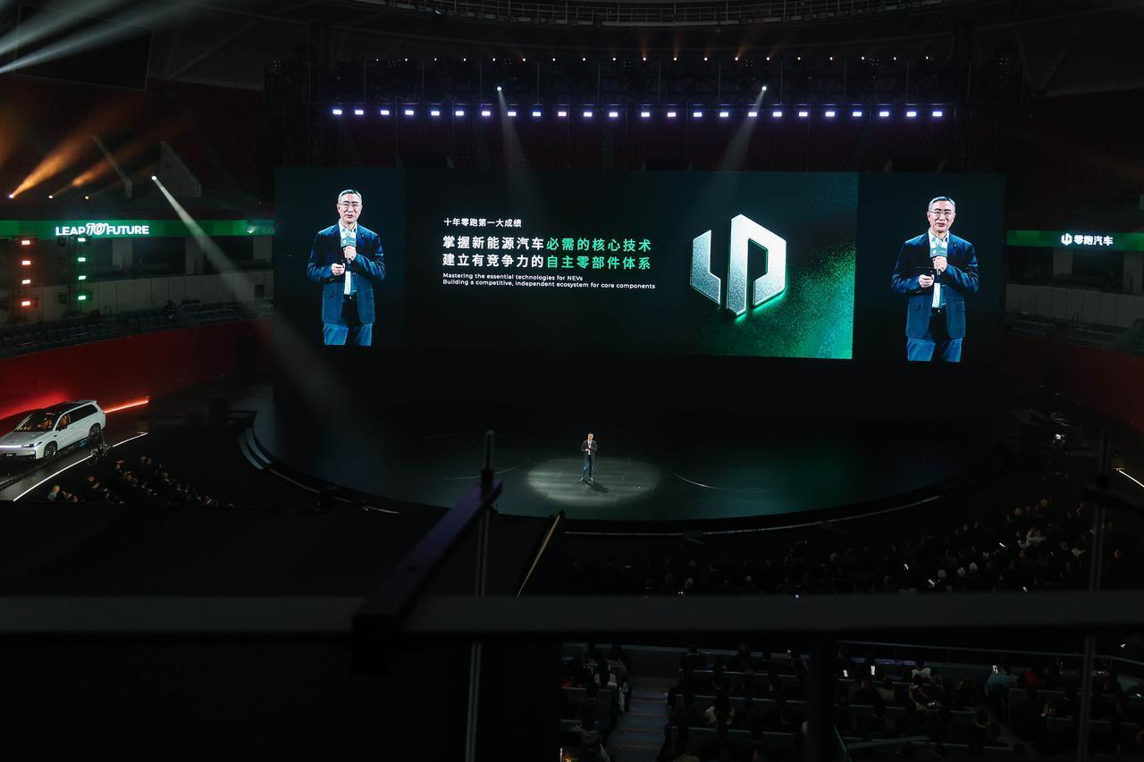 从零到主流仅十年！零跑汽车的逆袭密码，藏在“技术”两个字里。零跑品牌十周年大会