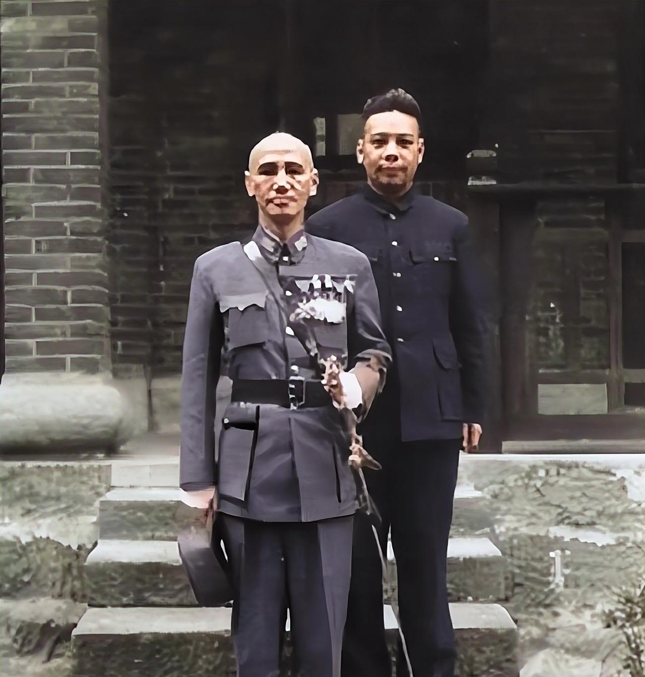 1949年，国军少将方步舟率部起义，然而由于他曾是红军叛徒，解放军在安置他时产生