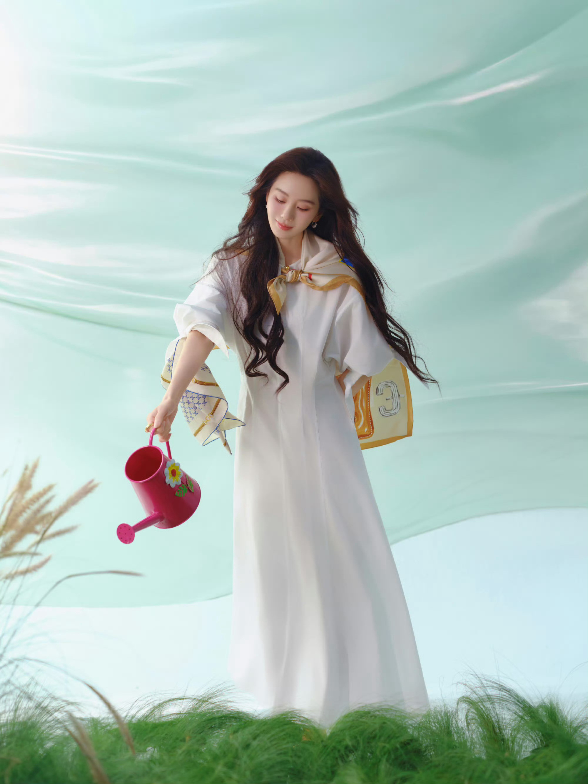 刘诗诗39岁捧花照姐姐的美貌真的绝了，每一张都像是从画里走出来的仙女刘诗诗031