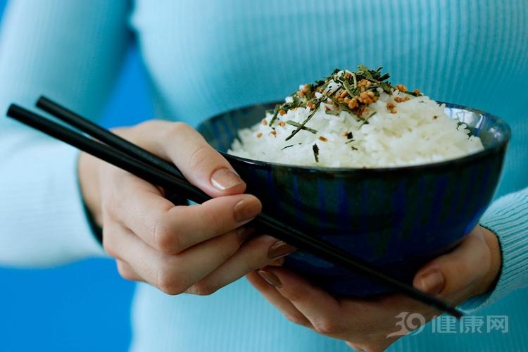 吃晚餐记住5个“不”, 能省下一笔医药费!