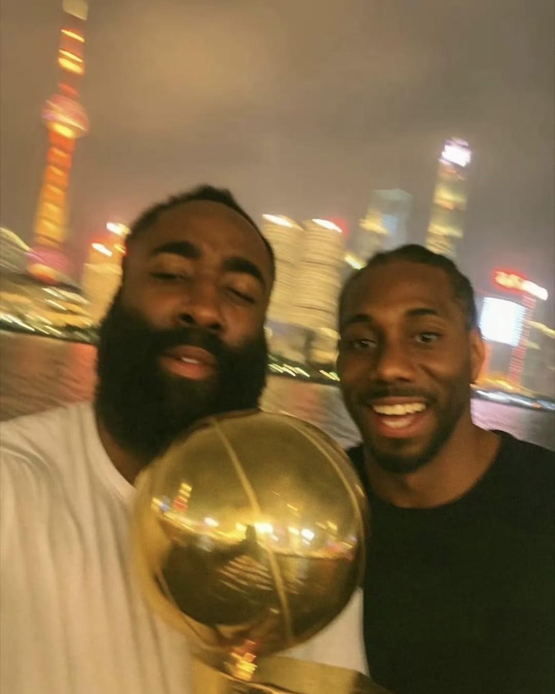 致快船，敬哈登：82难，你趟过79场愿你走到丹佛，翻过天王山回到洛杉矶，赢