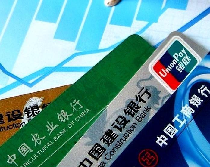 老父亲今年89岁了，什么都好，就是有一点，不能在他面前提钱，特别敏感，生怕我们做