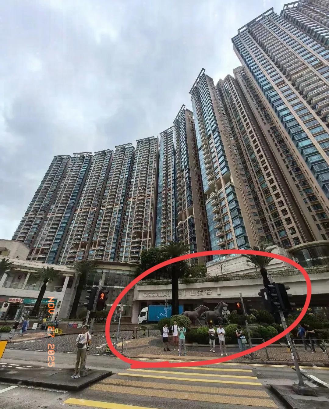 香港这把火太揪心了！烧了8栋楼不说，怕是要让当地房地产彻底变天啦！可不