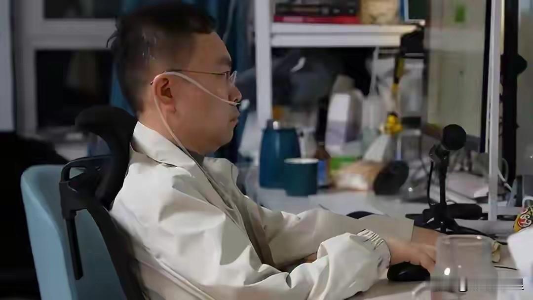 用100分钟回答了3个问题，蔡磊活成了现实版《老人与海》！最近刷到蔡磊的采