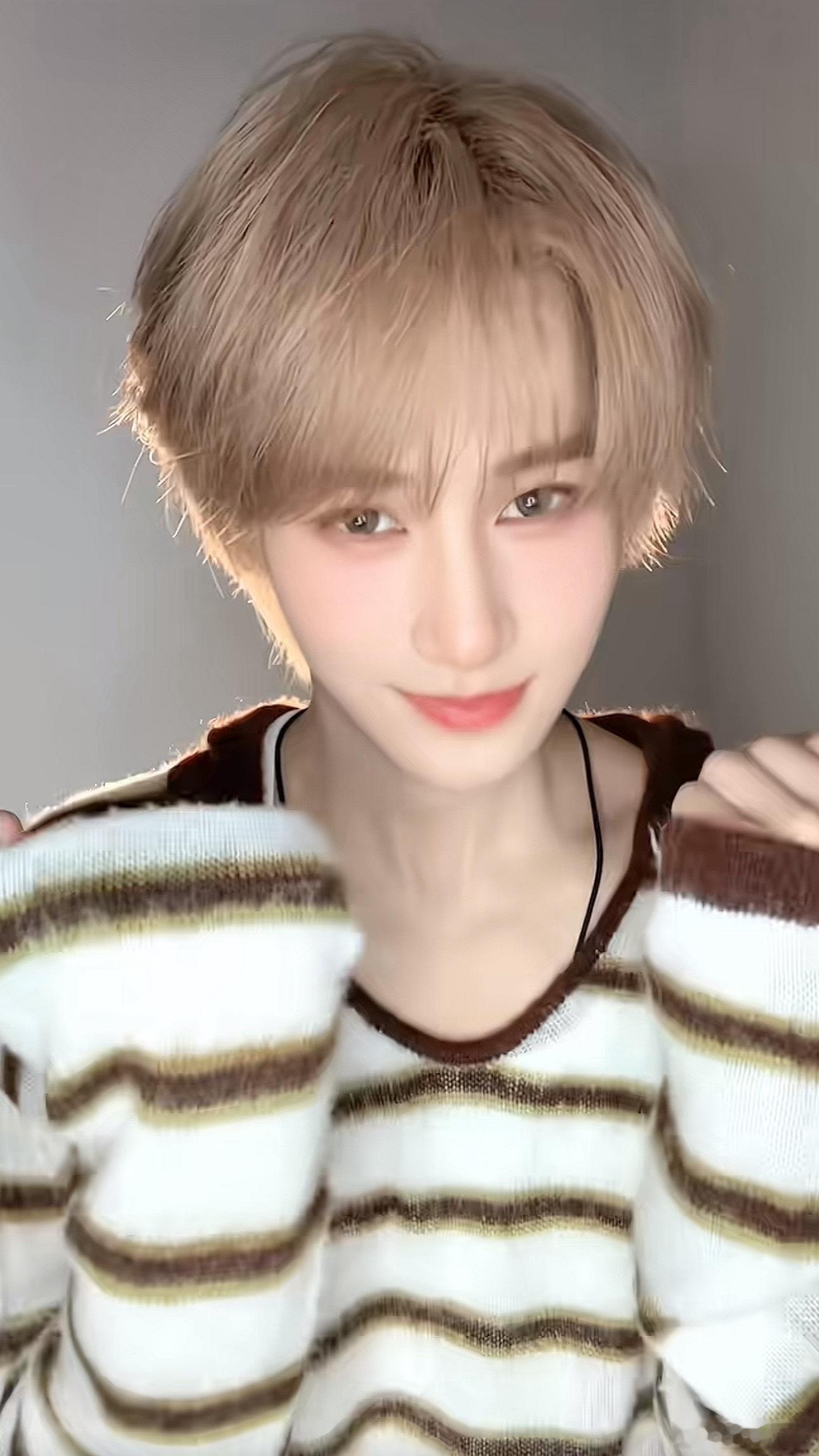 现在流行自嬤了吗一秒800个小表情