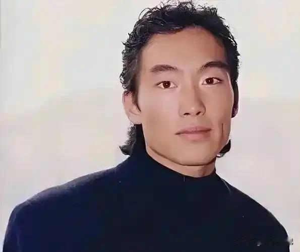 情感专家说的:世界上最危险的关系就是夫妻关系，不信你看看郑浩南银幕上多嚣张啊