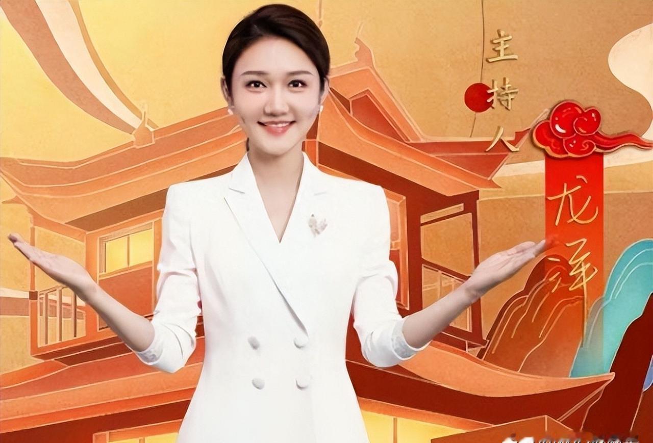 龙洋的旗袍压不住董卿的影子。这就是真相。昨晚《诗词大会》的镜头给到她特写。