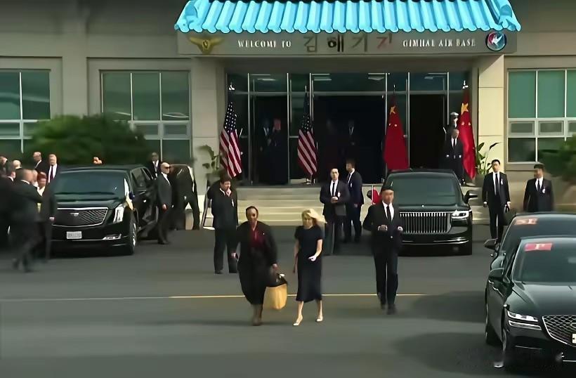 中美釜山会晤，也只有凯迪拉克和红旗车才能有这待遇。